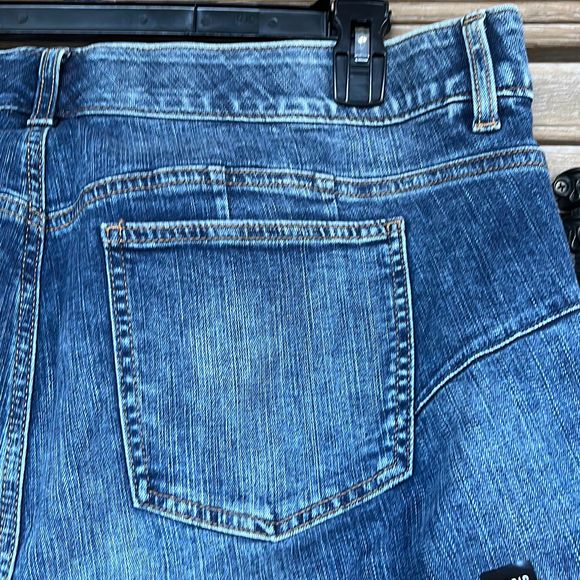 Torrid Jeans Feel the Fit Bombshell Skinny High Rise Premium Stretch 22R New - Picture 14 of 14